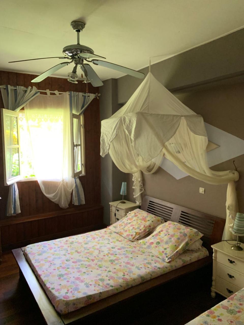 Matilona Bed & Breakfast Сент-Роуз Екстериор снимка